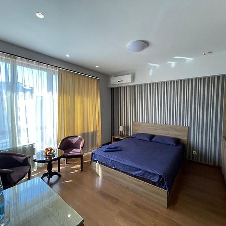 Apartment In Yerevan City Center Republic Square Self Check-In Ngoại thất bức ảnh