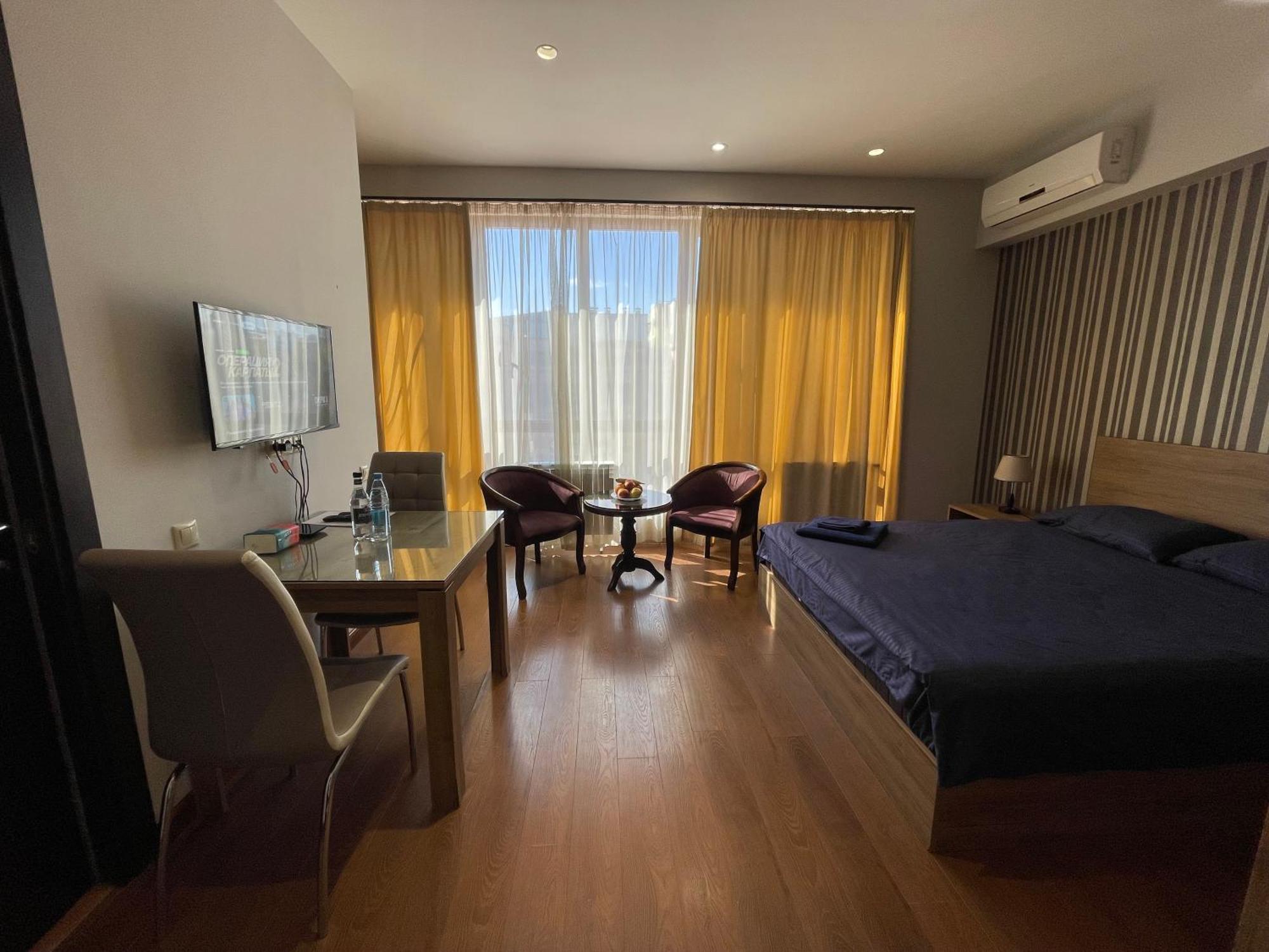 Apartment In Yerevan City Center Republic Square Self Check-In Ngoại thất bức ảnh